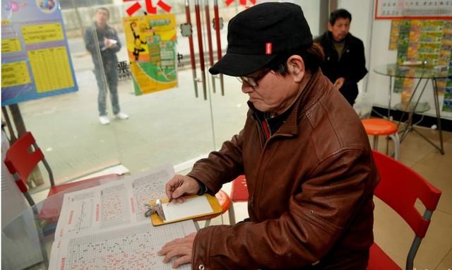 河南彩票中奖事件，幸运背后的故事